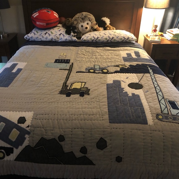 Pottery Barn Kids Full/Queen Coverlet